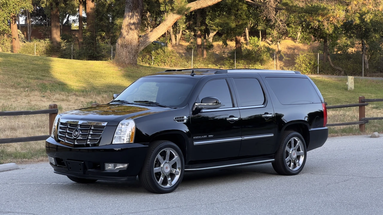 2012 Cadillac Escalade & EXT 3rd Gen - Image 5 of 31