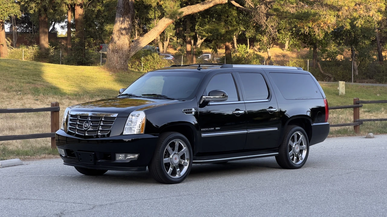2012 Cadillac Escalade & EXT 3rd Gen - Image 6 of 31