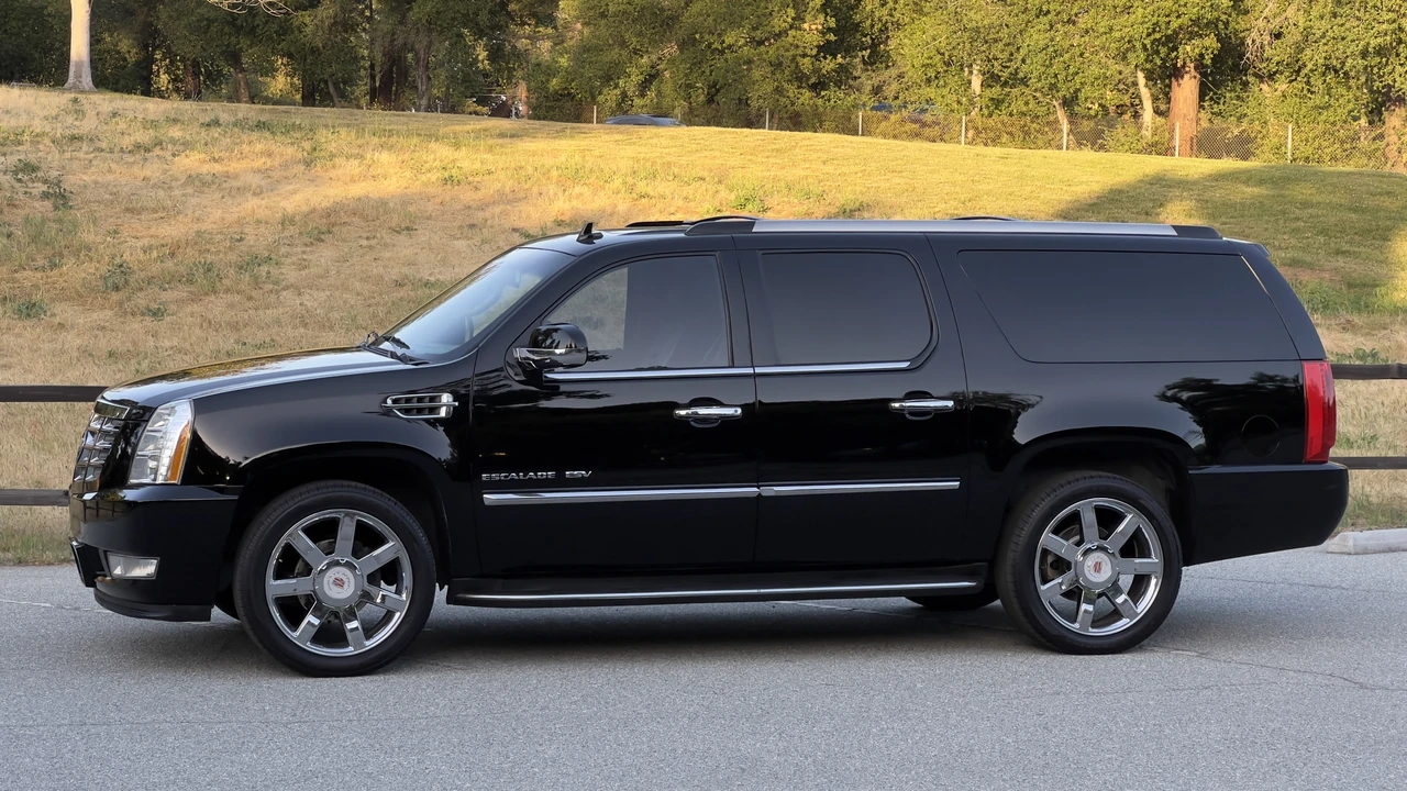 2012 Cadillac Escalade & EXT 3rd Gen - Image 13 of 31