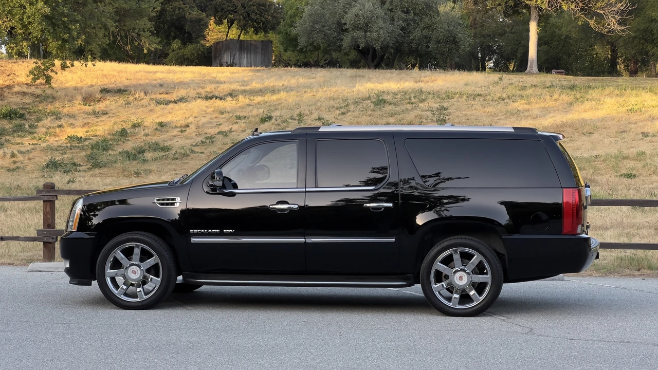 2012 Cadillac Escalade & EXT 3rd Gen - Image 14 of 31