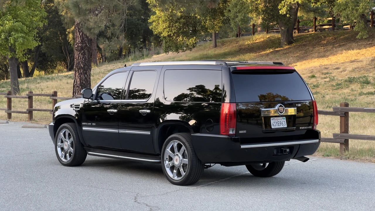 2012 Cadillac Escalade & EXT 3rd Gen - Image 16 of 31