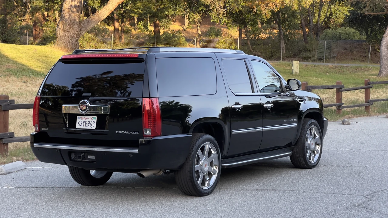 2012 Cadillac Escalade & EXT 3rd Gen - Image 25 of 31