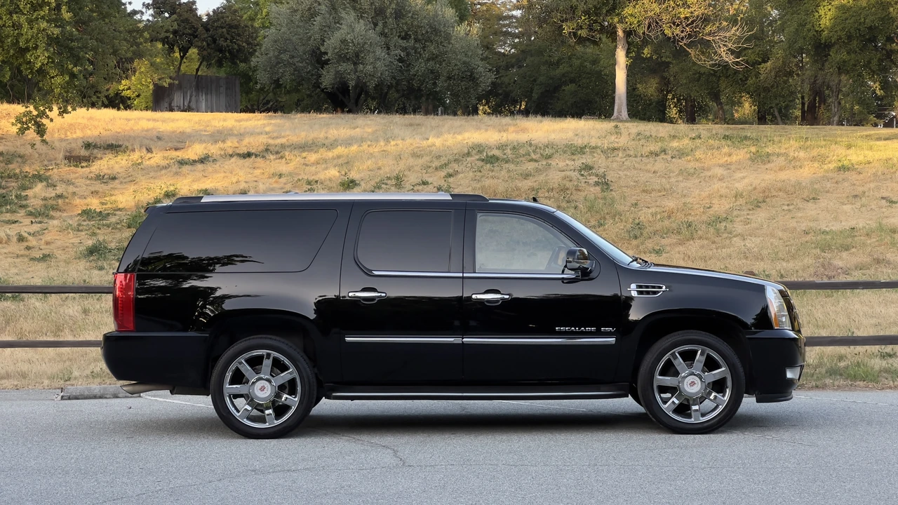 2012 Cadillac Escalade & EXT 3rd Gen - Image 28 of 31