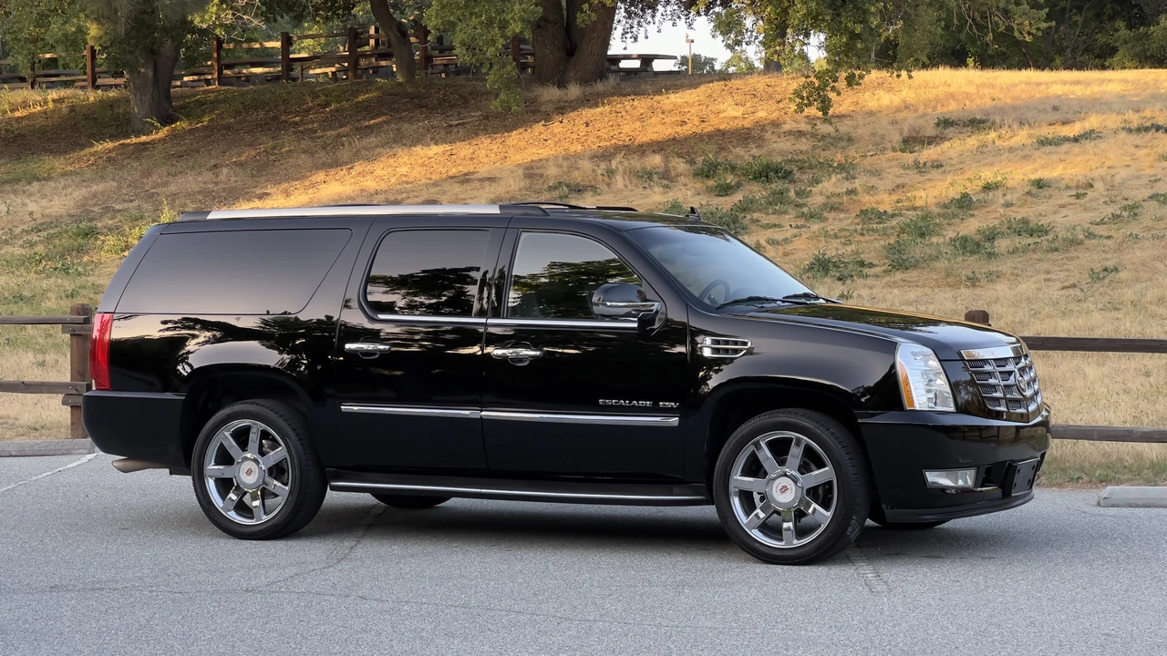 2012 Cadillac Escalade & EXT 3rd Gen - Image 29 of 31