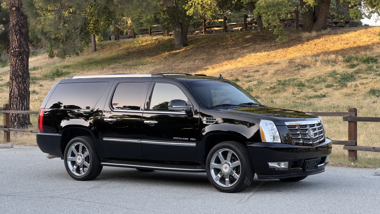 2012 Cadillac Escalade & EXT 3rd Gen - Image 30 of 31