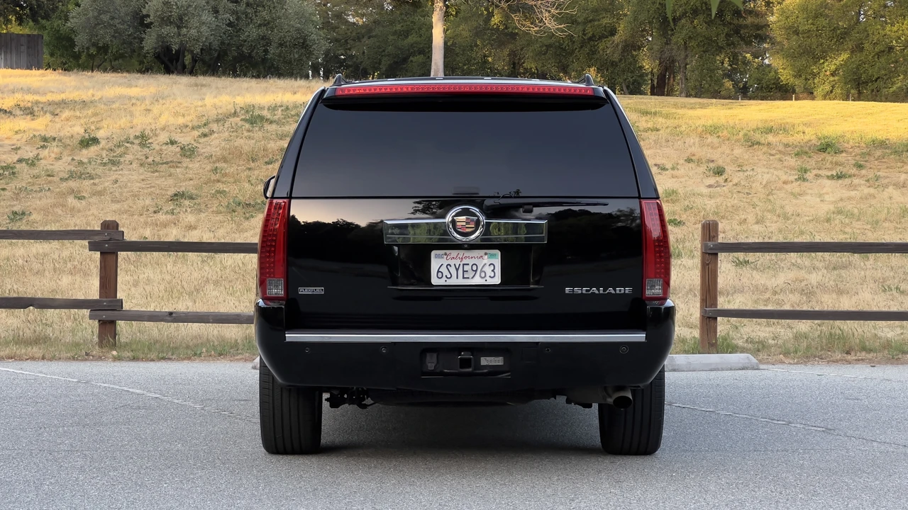 2012 Cadillac Escalade & EXT 3rd Gen - Image 19 of 31