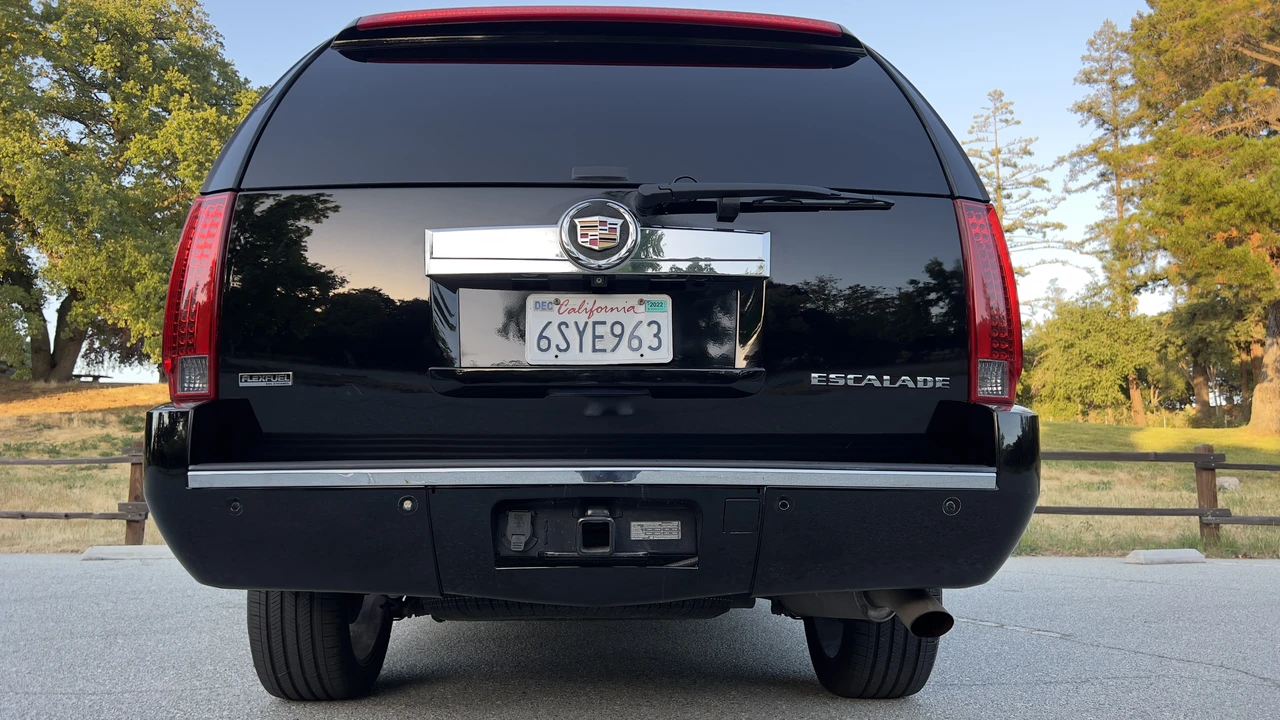 2012 Cadillac Escalade & EXT 3rd Gen - Image 23 of 31