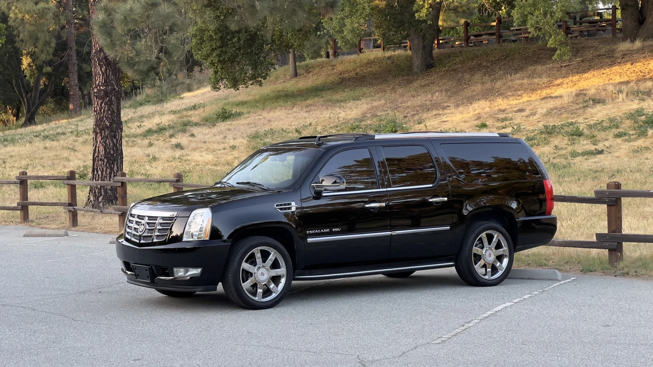 2012 Cadillac Escalade & EXT 3rd Gen - Image 9 of 31