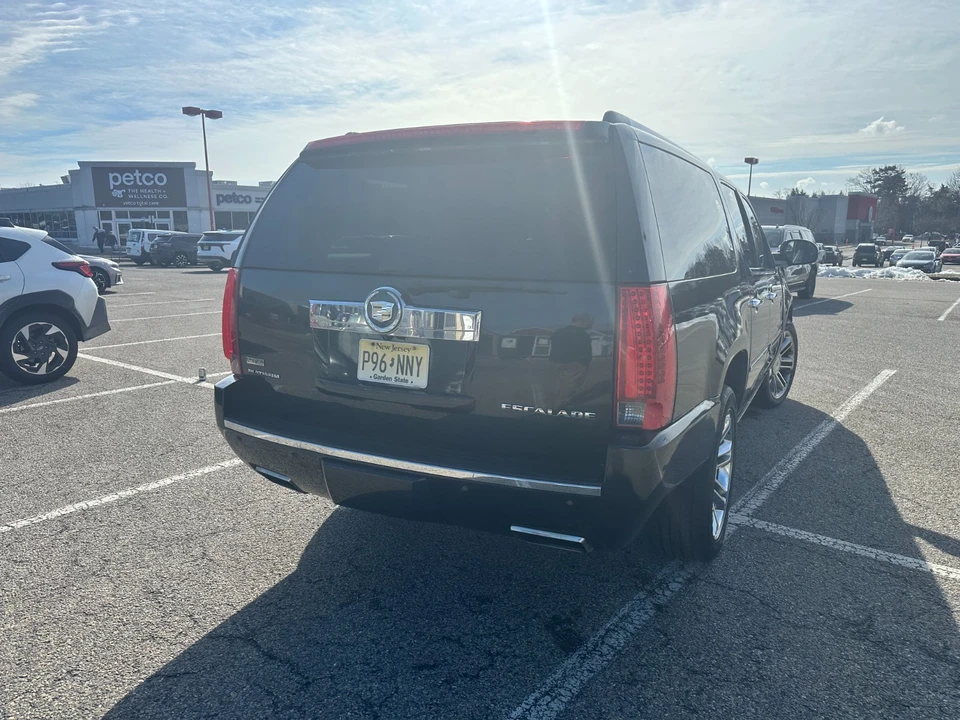 2012 Cadillac Escalade & EXT 3rd Gen - Image 4 of 10