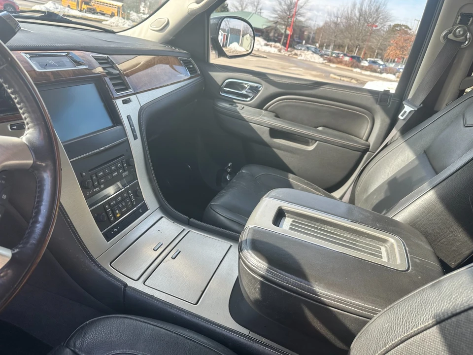 2012 Cadillac Escalade & EXT 3rd Gen - Image 8 of 10