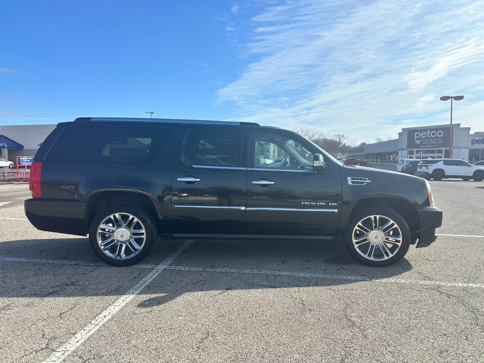 2012 Cadillac Escalade & EXT 3rd Gen - Image 3 of 10