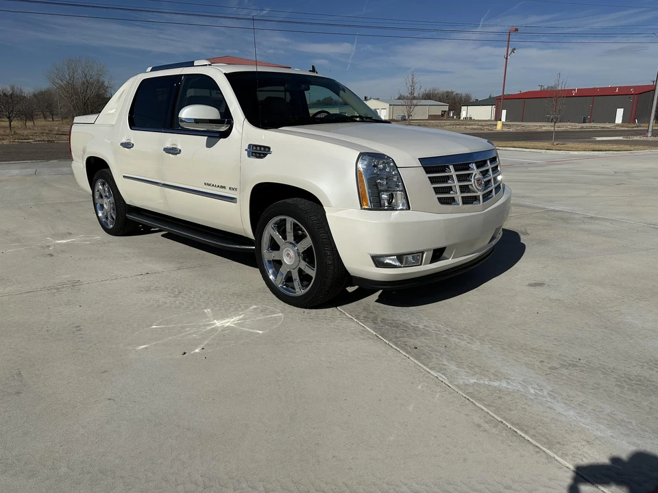 2012 Cadillac Escalade & EXT 3rd Gen - Image 20 of 31