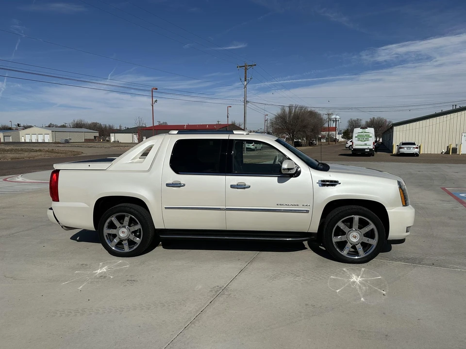 2012 Cadillac Escalade & EXT 3rd Gen - Image 16 of 31