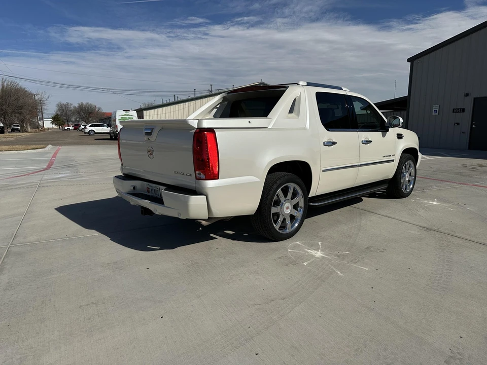 2012 Cadillac Escalade & EXT 3rd Gen - Image 13 of 31