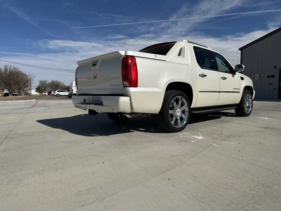 2012 Cadillac Escalade & EXT 3rd Gen - Image 15 of 31