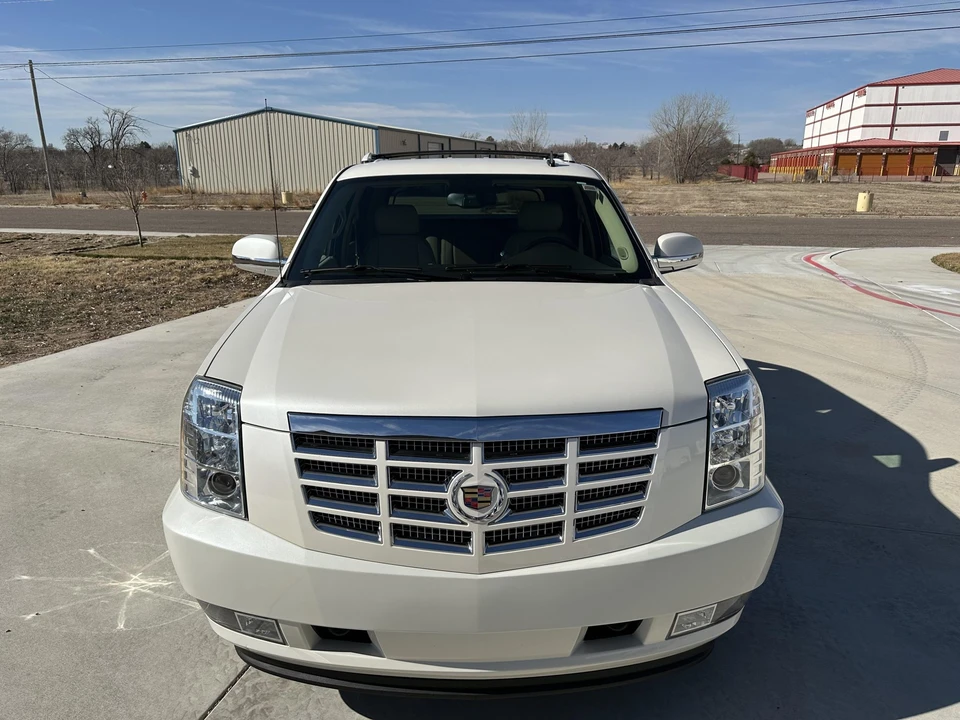 2012 Cadillac Escalade & EXT 3rd Gen - Image 22 of 31