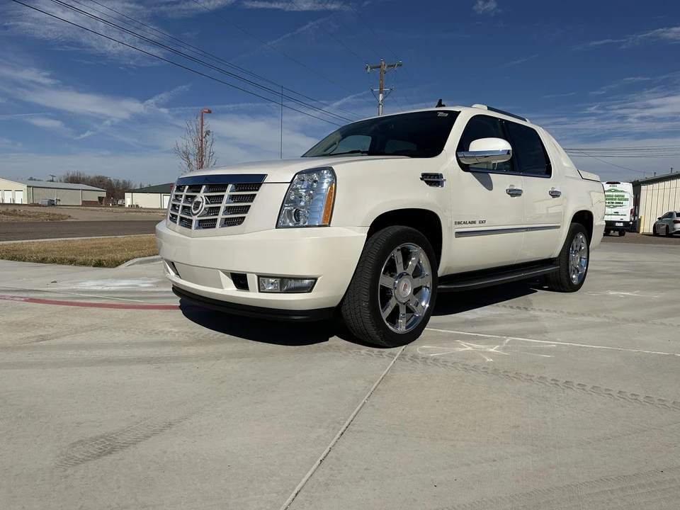 2012 Cadillac Escalade & EXT 3rd Gen - Image 5 of 31