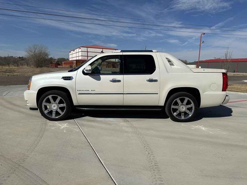 2012 Cadillac Escalade & EXT 3rd Gen - Image 7 of 31