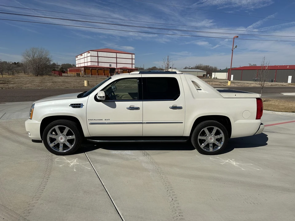 2012 Cadillac Escalade & EXT 3rd Gen - Image 6 of 31