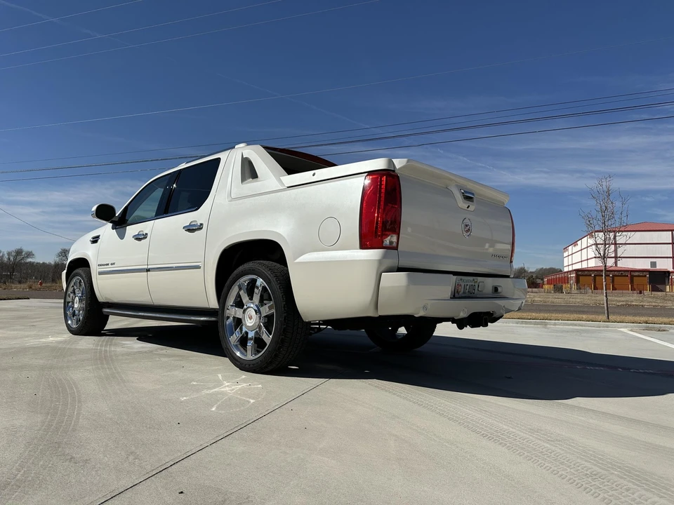 2012 Cadillac Escalade & EXT 3rd Gen - Image 11 of 31
