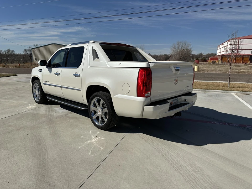 2012 Cadillac Escalade & EXT 3rd Gen - Image 10 of 31
