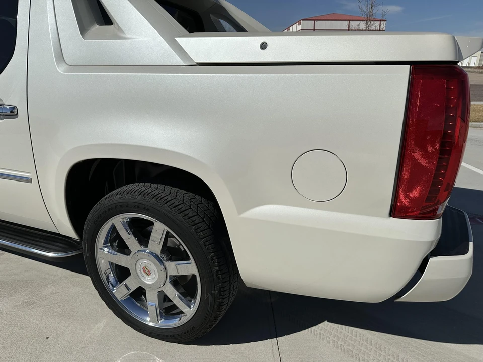 2012 Cadillac Escalade & EXT 3rd Gen - Image 30 of 31