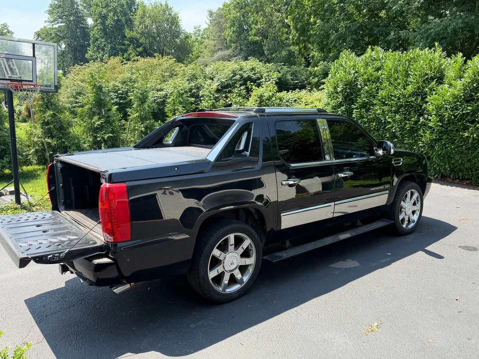 2012 Cadillac Escalade & EXT 3rd Gen - Image 9 of 31