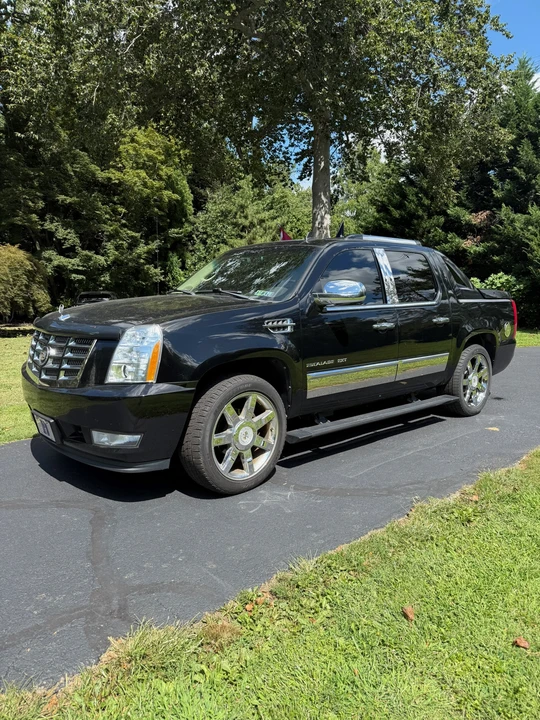 2012 Cadillac Escalade & EXT 3rd Gen - Image 3 of 31