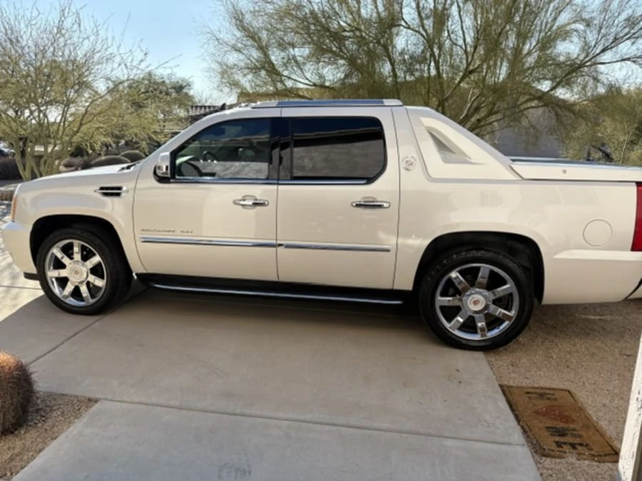 2012 Cadillac Escalade & EXT 3rd Gen - Image 2 of 10