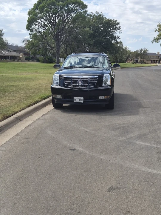 2012 Cadillac Escalade & EXT 3rd Gen - Image 3 of 12