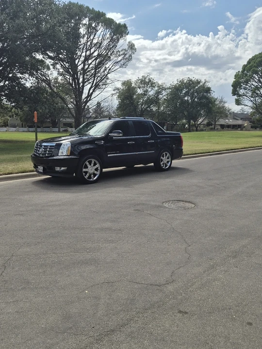 2012 Cadillac Escalade & EXT 3rd Gen - Image 2 of 14