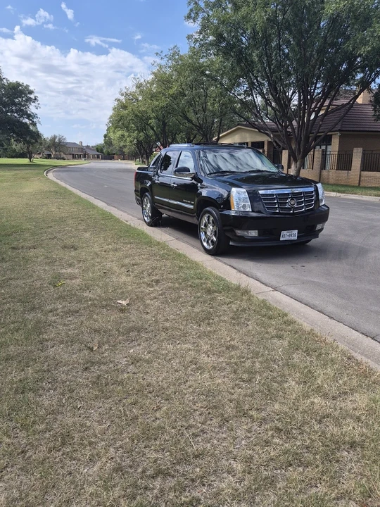 2012 Cadillac Escalade & EXT 3rd Gen - Image 5 of 14
