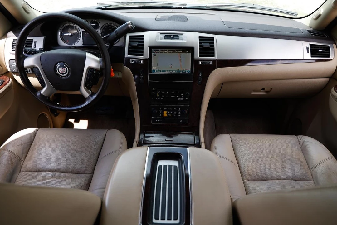 2012 Cadillac Escalade & EXT 3rd Gen - Image 2 of 21