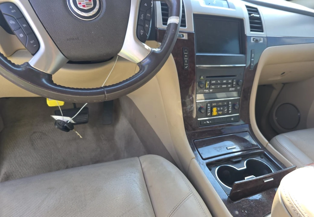 2012 Cadillac Escalade & EXT 3rd Gen - Image 12 of 15