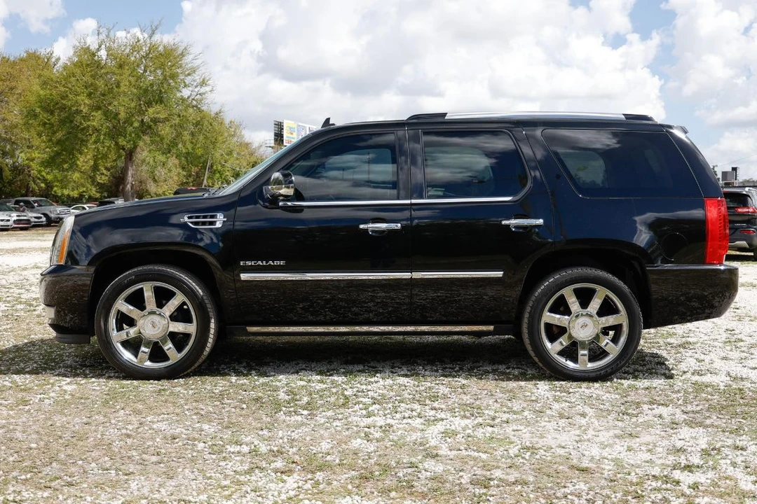 2012 Cadillac Escalade & EXT 3rd Gen - Image 3 of 21