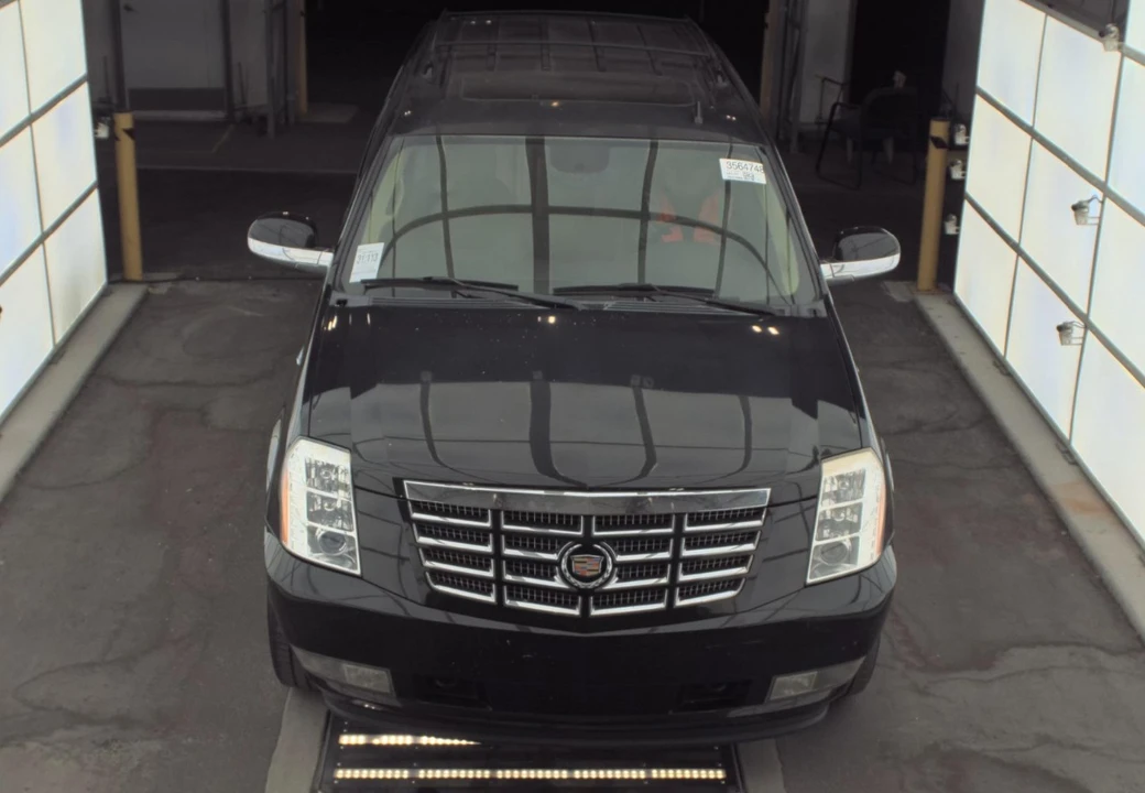 2012 Cadillac Escalade & EXT 3rd Gen - Image 2 of 15