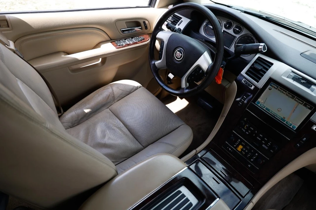 2012 Cadillac Escalade & EXT 3rd Gen - Image 18 of 21