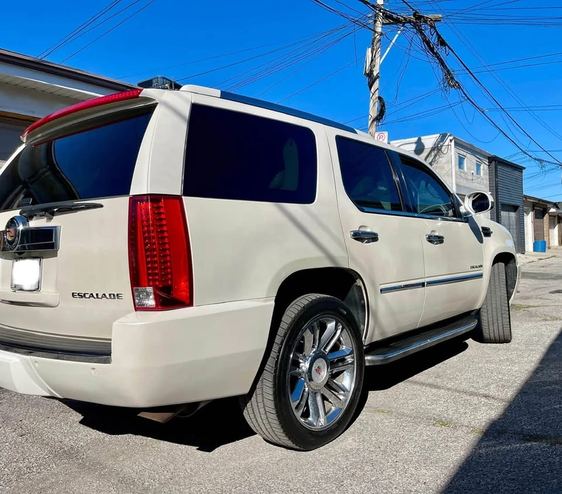 2012 Cadillac Escalade & EXT 3rd Gen - Image 2 of 10