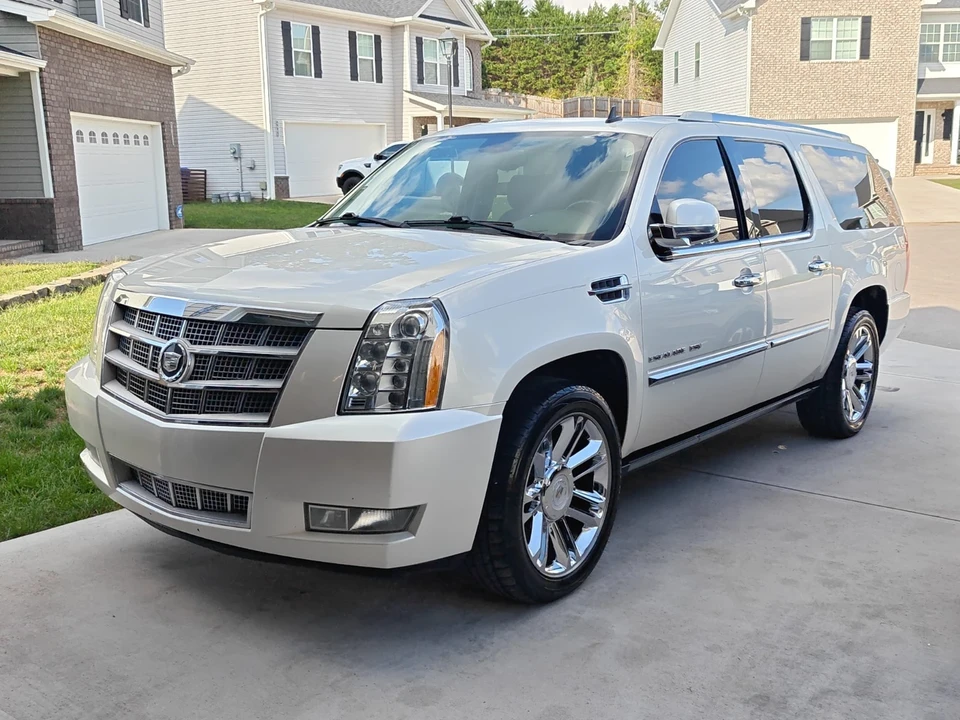 2012 Cadillac Escalade & EXT 3rd Gen - Image 11 of 19