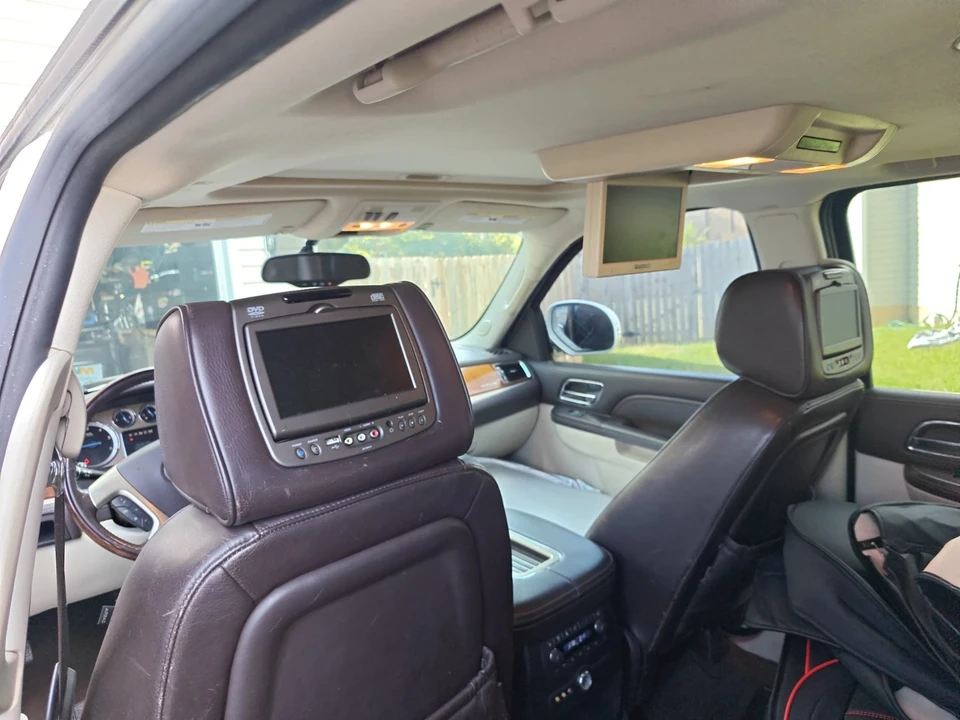2012 Cadillac Escalade & EXT 3rd Gen - Image 9 of 19