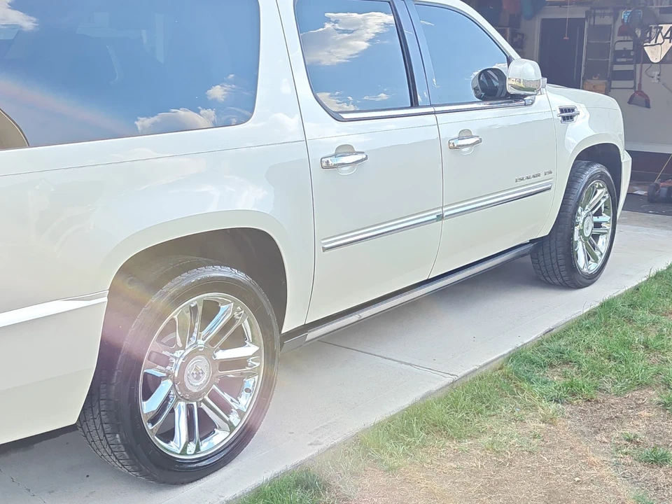 2012 Cadillac Escalade & EXT 3rd Gen - Image 6 of 19