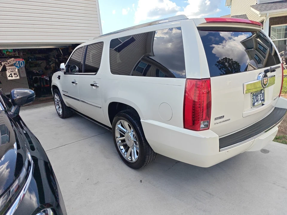 2012 Cadillac Escalade & EXT 3rd Gen - Image 7 of 19
