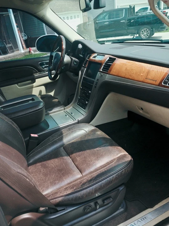2012 Cadillac Escalade & EXT 3rd Gen - Image 15 of 19