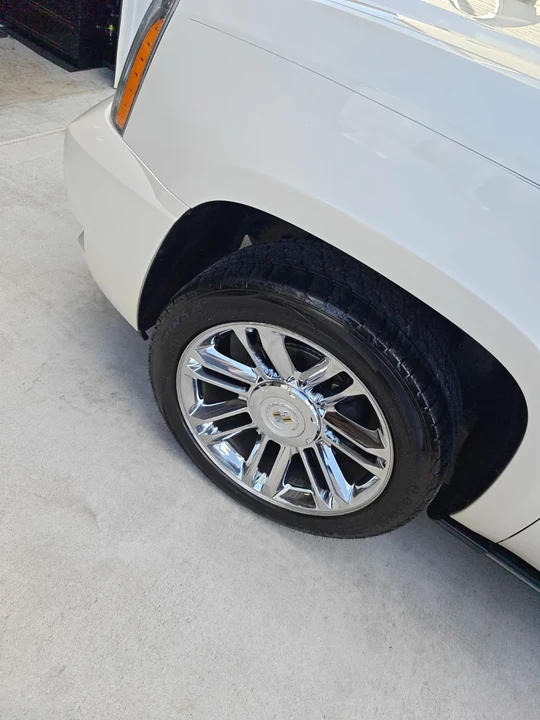 2012 Cadillac Escalade & EXT 3rd Gen - Image 8 of 19