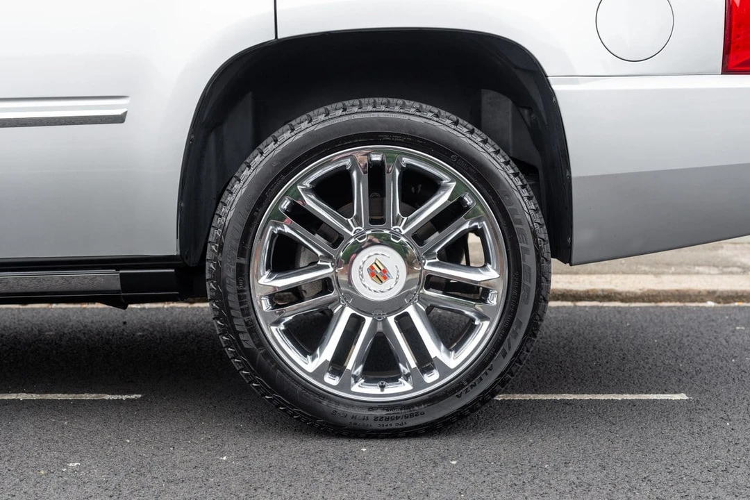 2012 Cadillac Escalade & EXT 3rd Gen - Image 21 of 30
