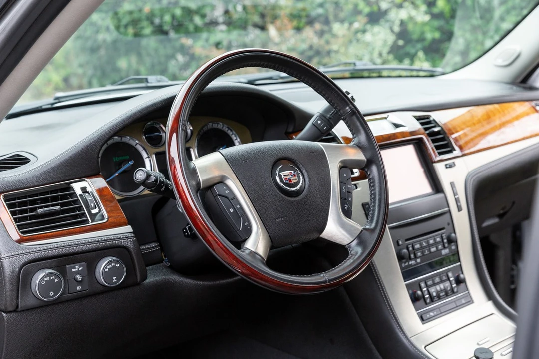 2012 Cadillac Escalade & EXT 3rd Gen - Image 23 of 30