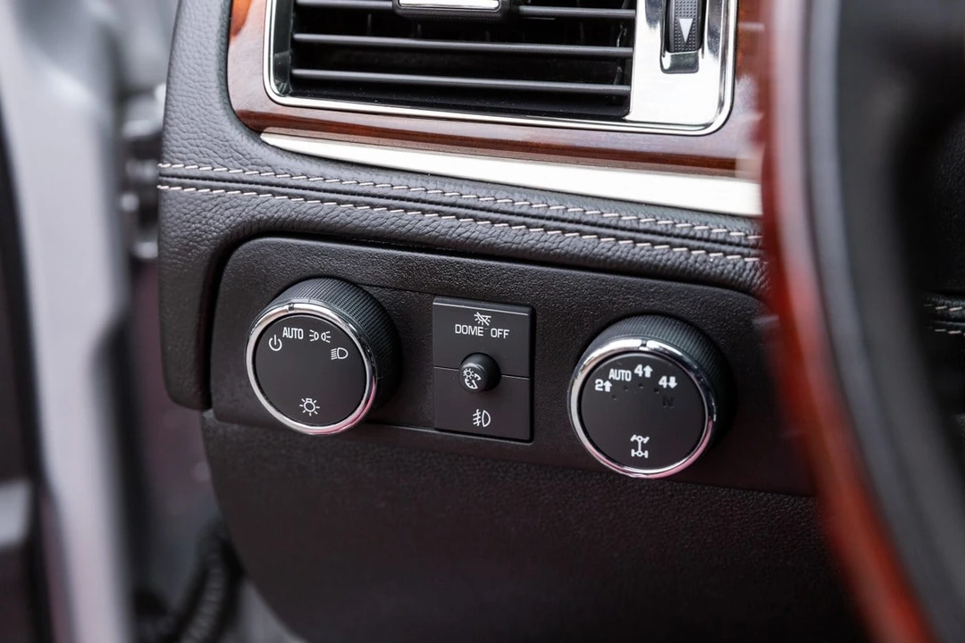 2012 Cadillac Escalade & EXT 3rd Gen - Image 29 of 30