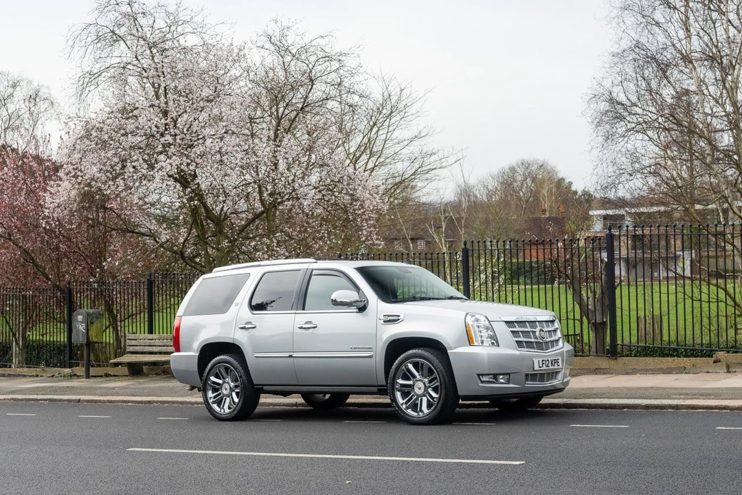 2012 Cadillac Escalade & EXT 3rd Gen - Image 2 of 30