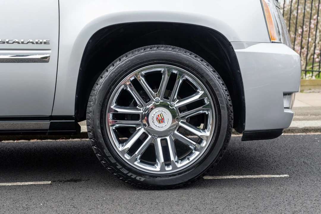 2012 Cadillac Escalade & EXT 3rd Gen - Image 19 of 30