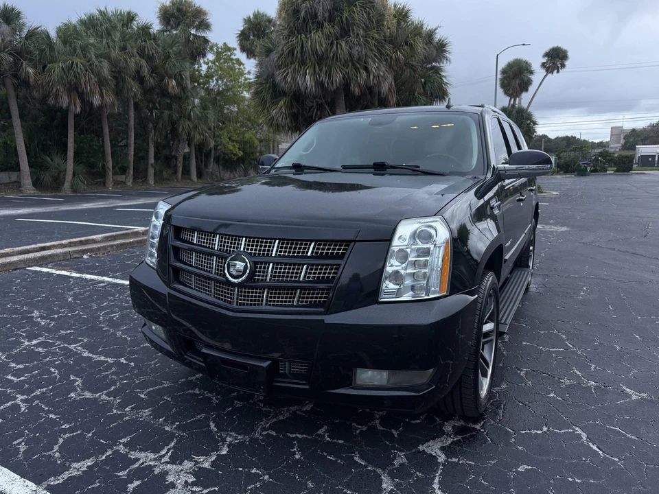 2012 Cadillac Escalade & EXT 3rd Gen - Image 4 of 31